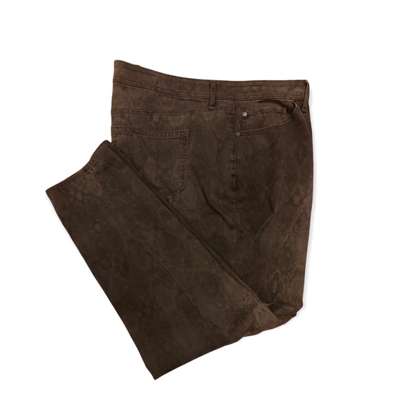 #020 Evri Plus Size Snake Print Skinny Jeans. - Picture 5 of 5